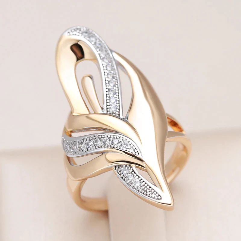 Elegant Pointed Ring