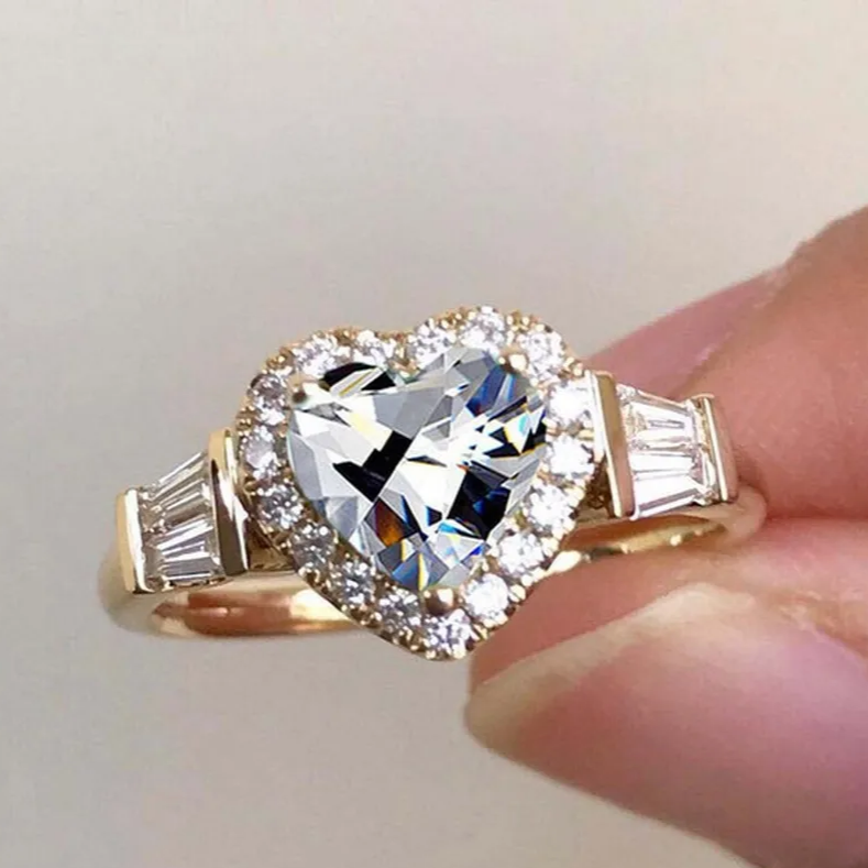 Elegant Zirconi Heart Ring