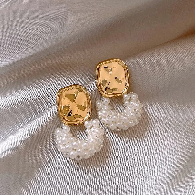 Elegant Small Pearls Earrings