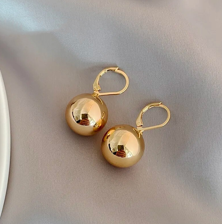 Elegant Golden Earrings