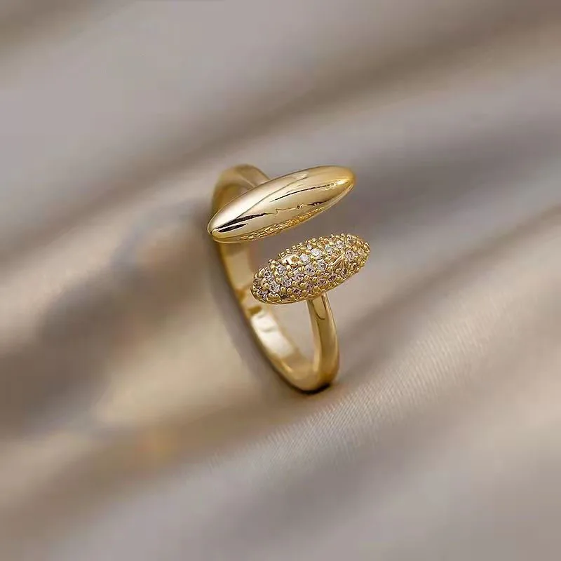 Elegant Pointed Ring