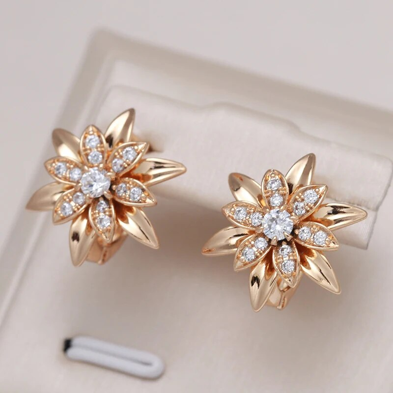 Elegant Bright Flower Gold Earrings