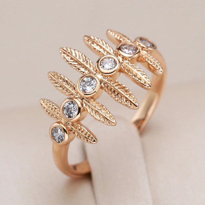 Elegant Ivy Zirconia Ring