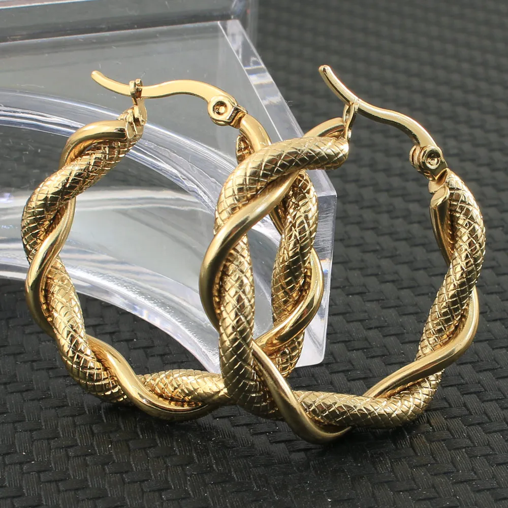 Elegant Golden Braided Earrings