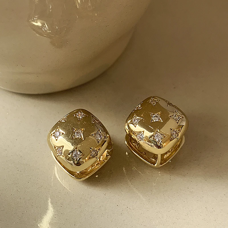 Elegant Golden Bright Cube Earrings