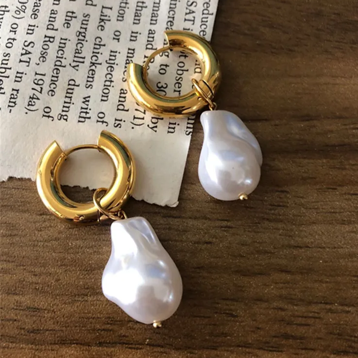 Vintage Barroque Pearl Golden Earrings