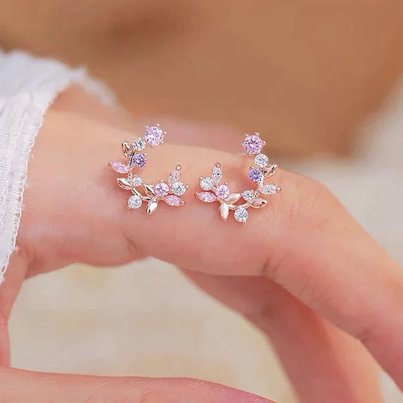Exquisite Flower Earrings with Zirconias in Gold