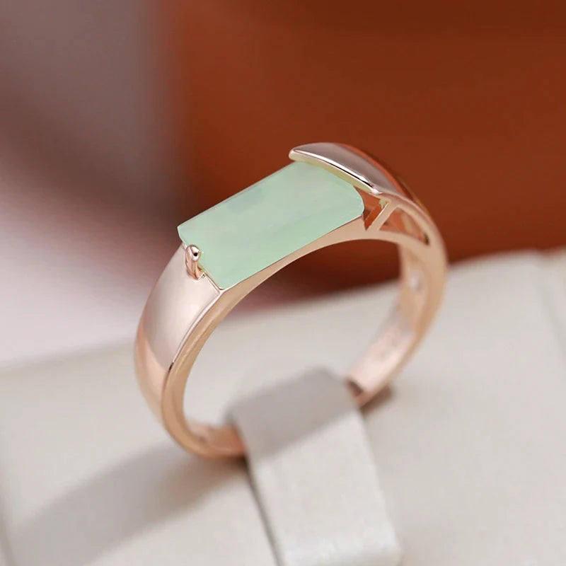 Elegant Green Crystal Ring
