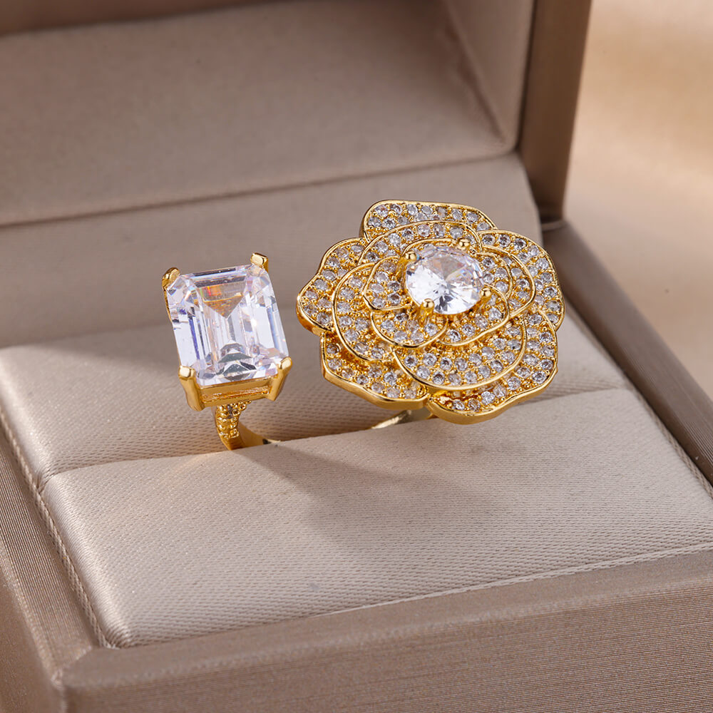 Golden and Brilliant Rose Ring with Crystal