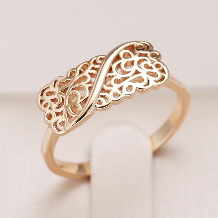 Elegant Hollow Ivy Gold Ring