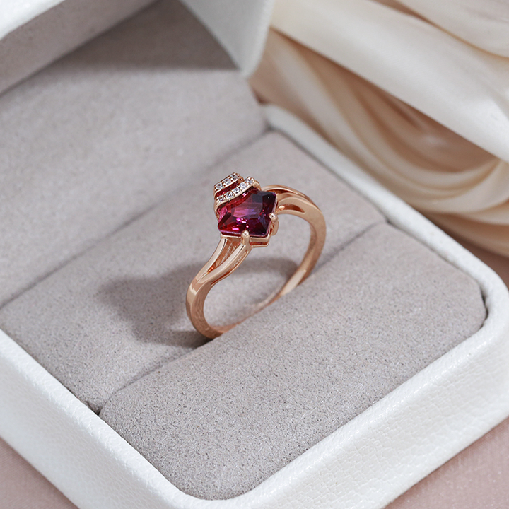 Elegant Red Gold Crystal Ring