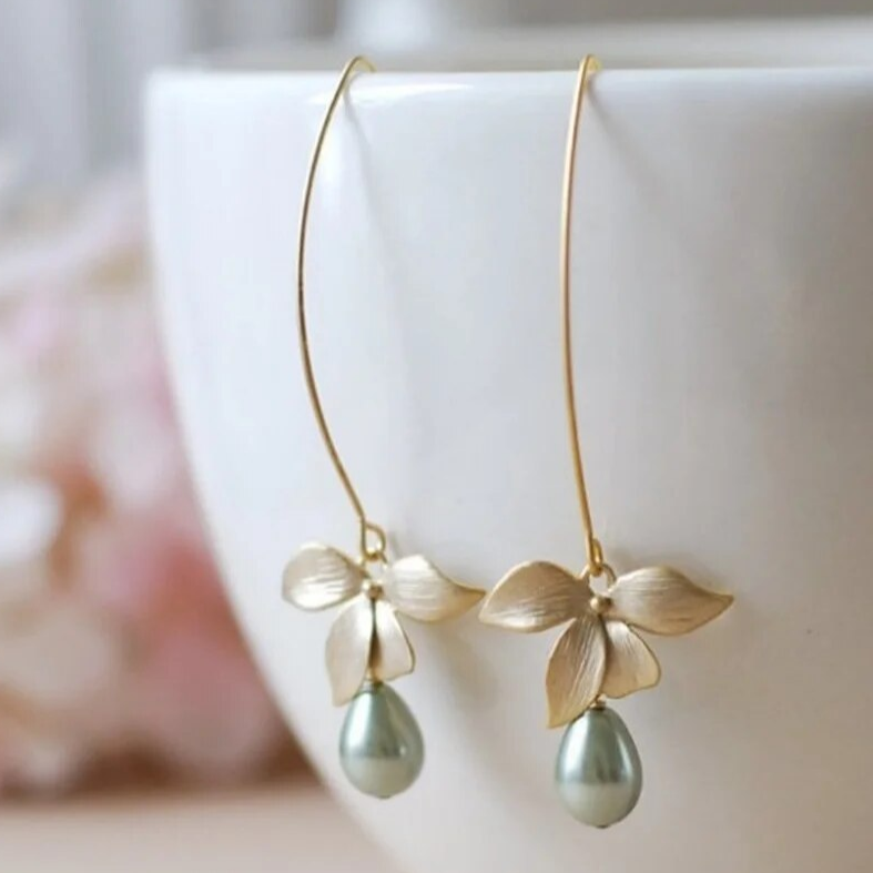 Elegant Dangling Olive Pearl Earrings